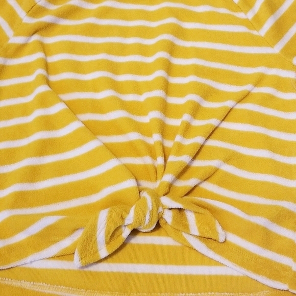 🆕️  Striped Sweater with Rainbow Armband - Picture 3 of 7